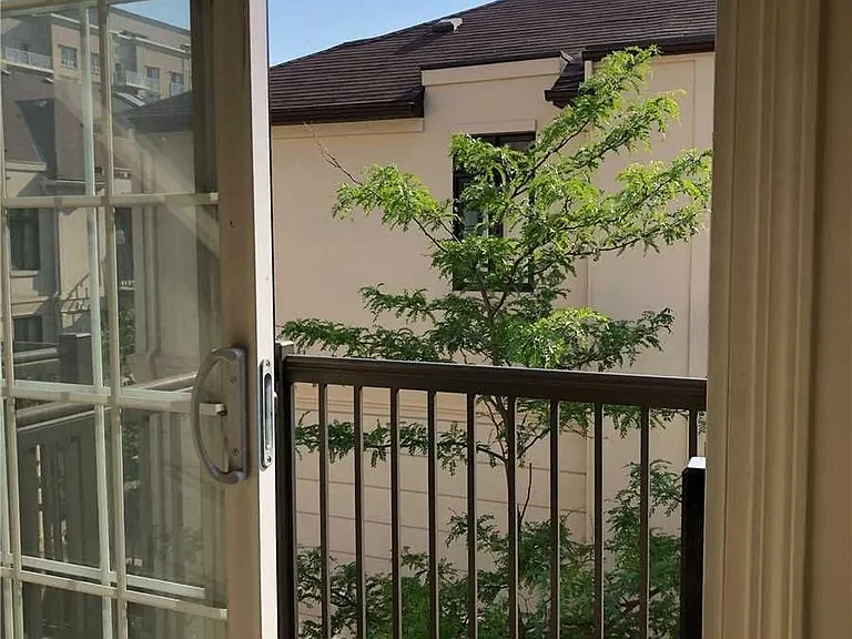 7 Brighton Pl #42 — Photo 3