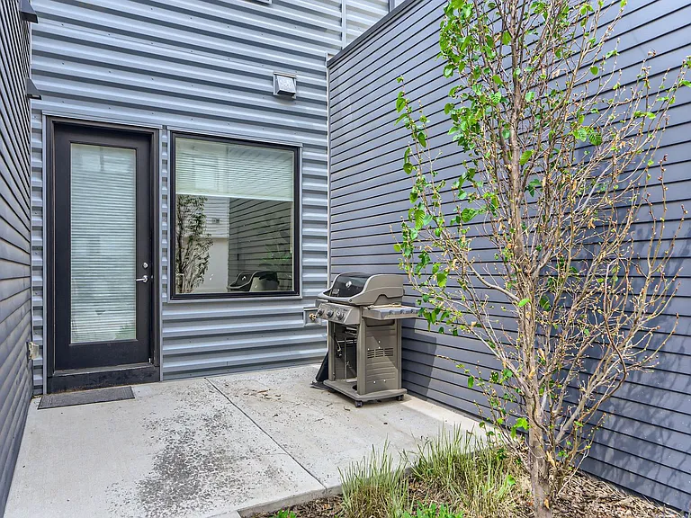 3119 Bluff St — Photo 34