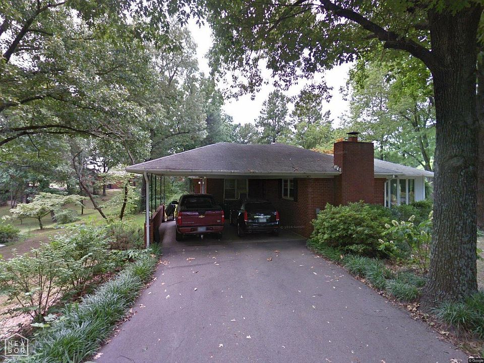 1st image of 2711 Wood St