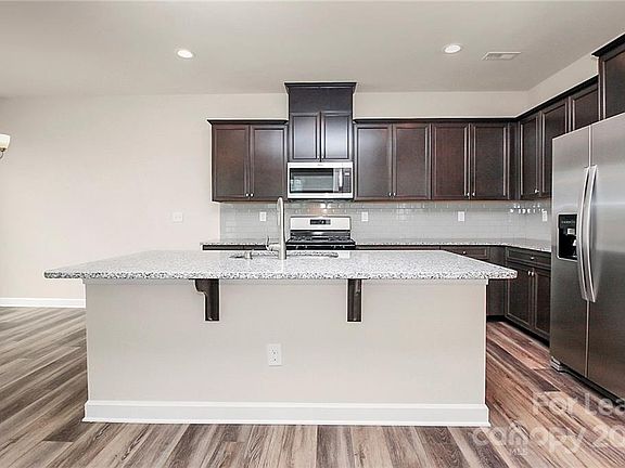 5th image of 5830 Clan Maclaine Dr