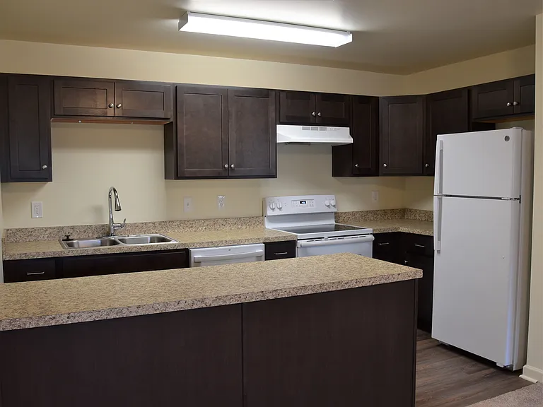 615A Geneva Dr #22 — Photo 4
