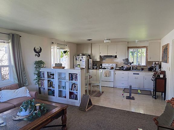 2nd image of 226 Orcas Ave #2