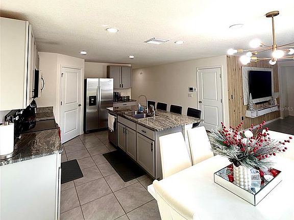 3rd image of 3727 CAPRI COAST DRIVE