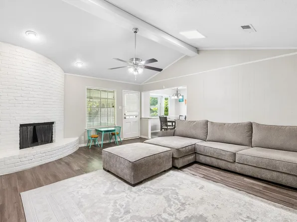 1706 Kingsborough Dr, Arlington, TX 76015