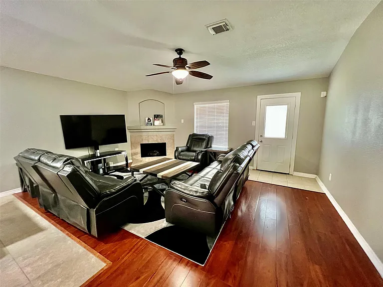 9610 Serenata Ct — Photo 7