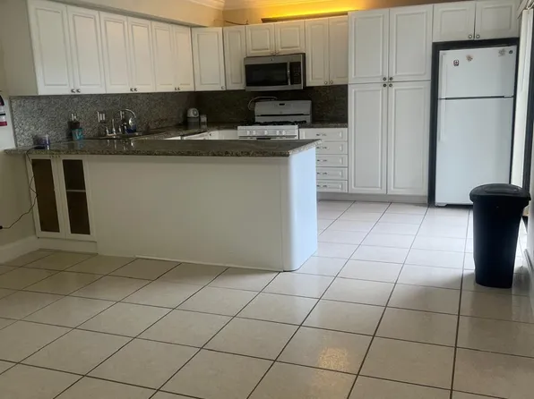 6322 Seven Springs Blvd APT B, Greenacres, FL 33463