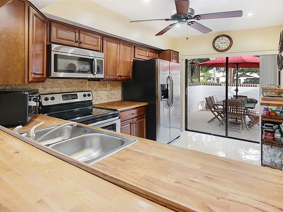 5th image of 6417 Pinehurst Circle