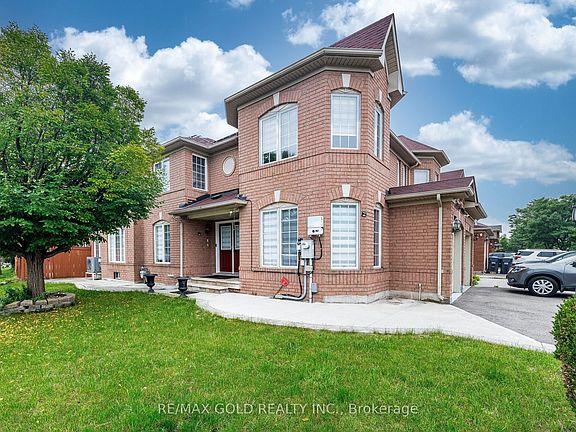 2nd image of 55 Secord Cres