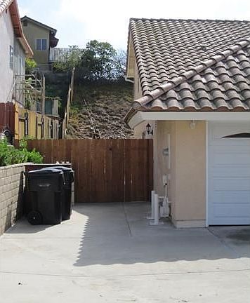 3rd image of 5965 Altamont Dr