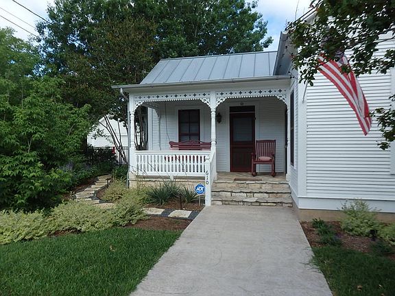 2nd image of 610 N Adams St