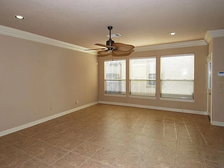 2055 Spring Cedar Ln — Photo 7
