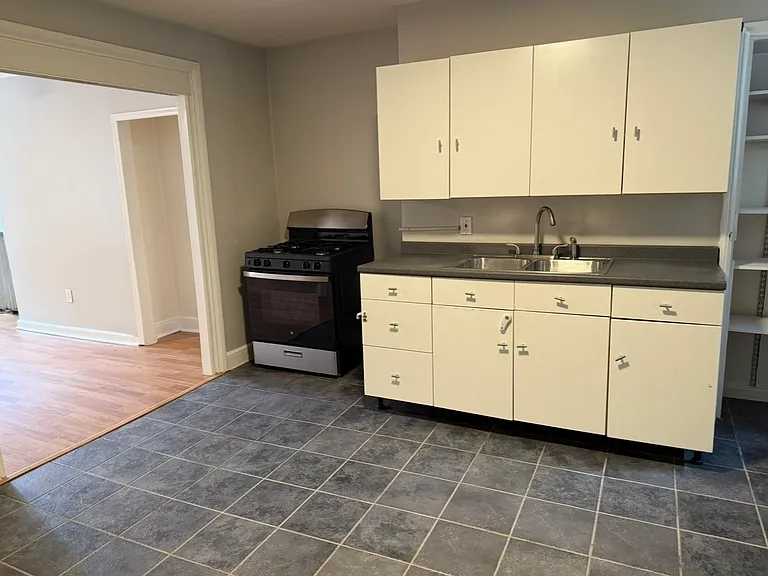 932 N Randolph St #1 — Photo 1