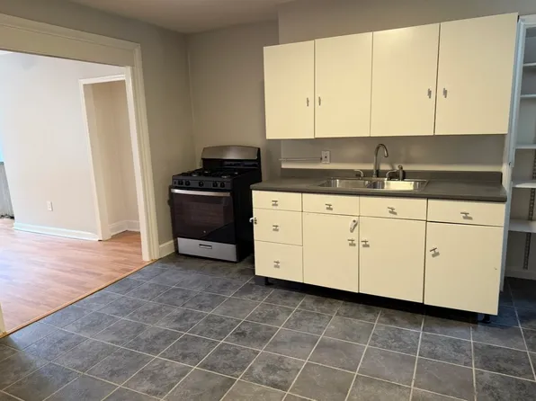 932 N Randolph St #1, Philadelphia, PA 19123