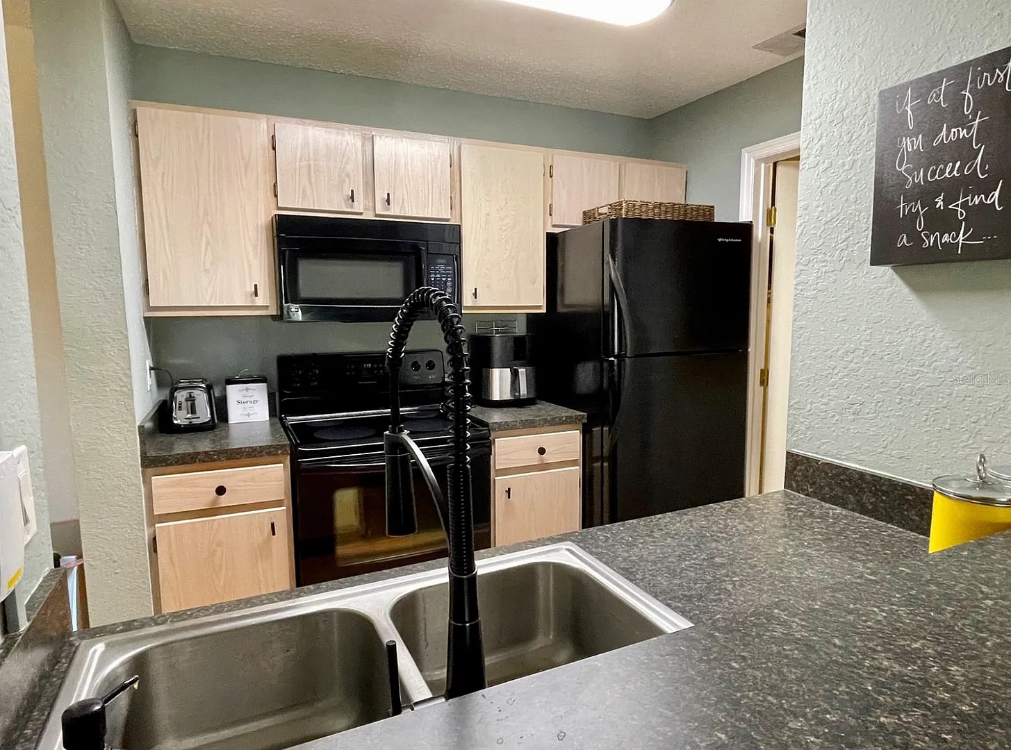 2 Bedroom Condo in Prime Gainesville Location Close to UF, Shands & Butler Plaza! — Photo 4