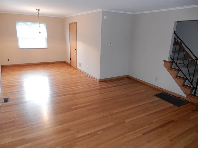 2125 Ridgeview Rd — Photo 3