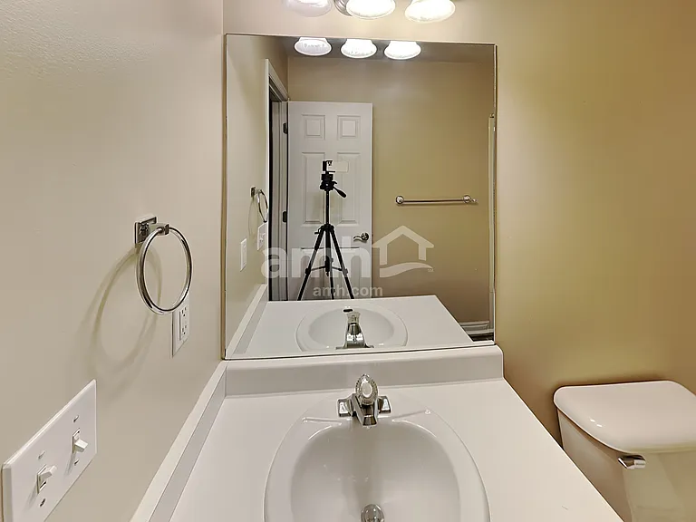 459 N 990 E — Photo 15