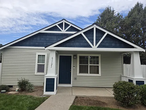 61121 Larkspur Loop Photo 1