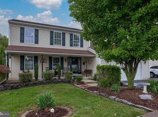 100 Roxberry Dr, Sinking Spring, PA 19608