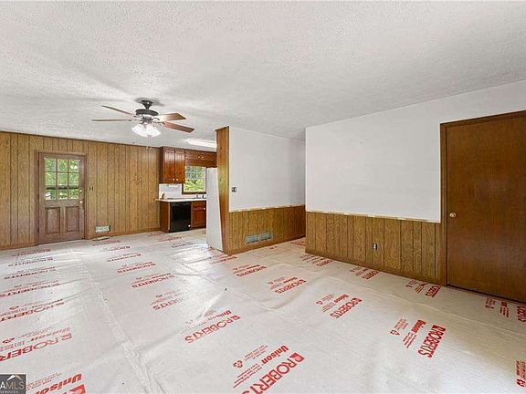 5th image of 34 Oakmont Dr