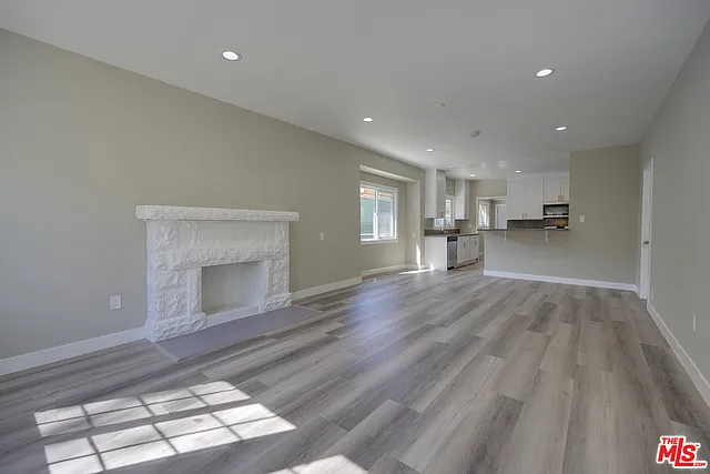 1127 N Formosa Ave — Photo 5