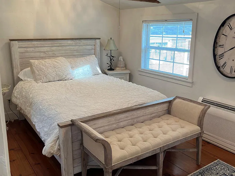 377 Third Beach Rd — Photo 10