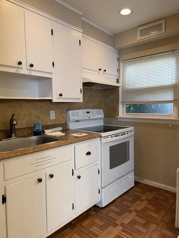 38 Troy Ln — Photo 1