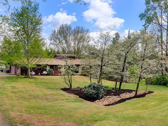 4th image of 1934 Northwood Dr