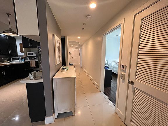 5th image of 10750 NW 66th St APT 201