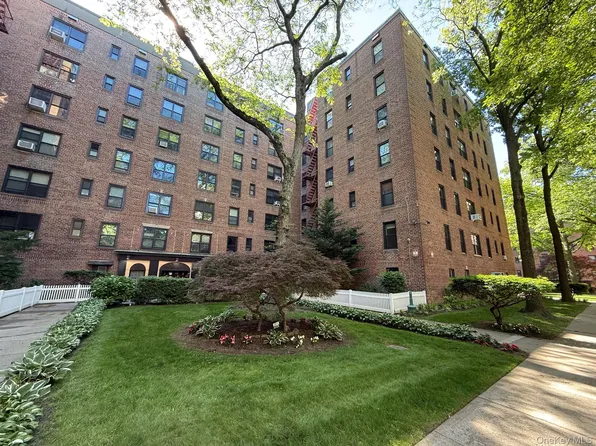 83-20 98 Street #2P, Woodhaven, NY 11421