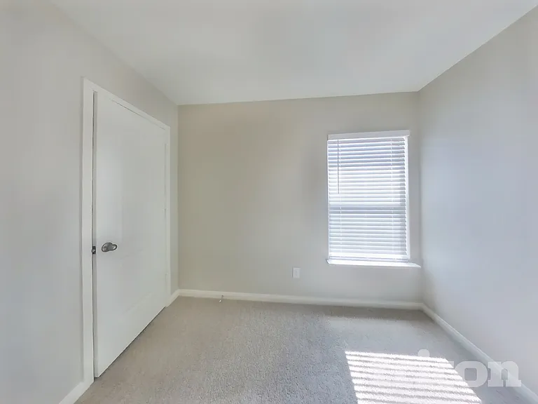 1367 Barrel Dr — Photo 10