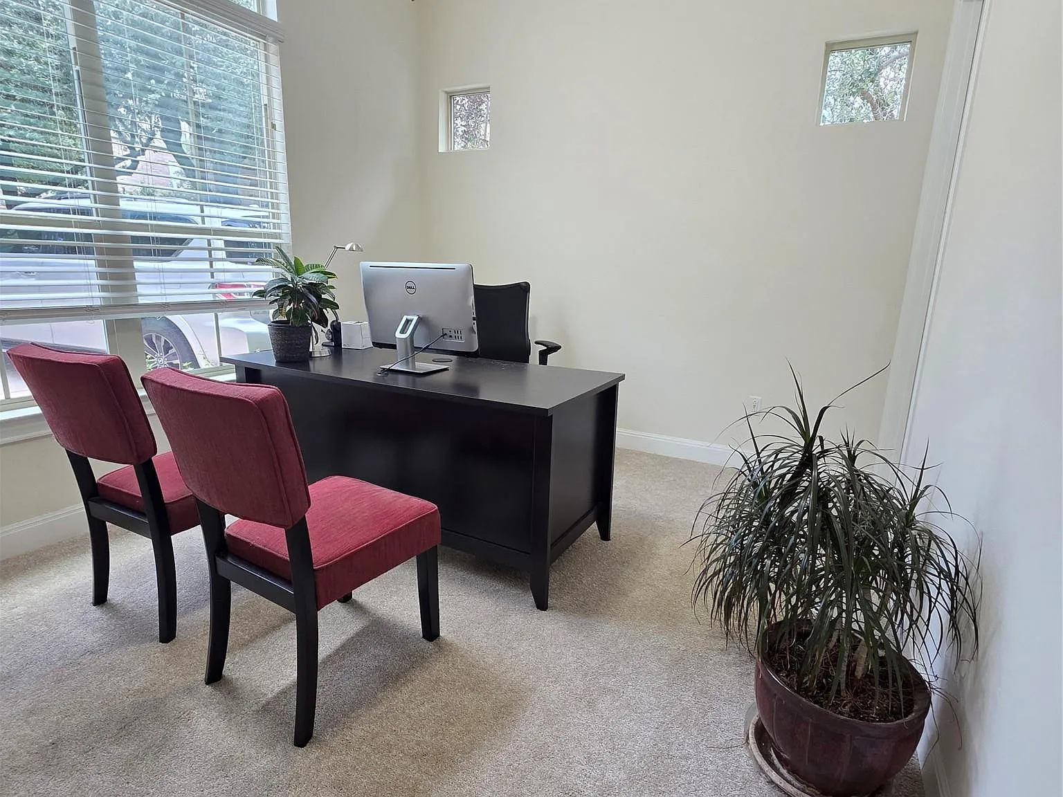 5 bed, 3.5 bath, 3195 sqft, $3,600 — Photo 3