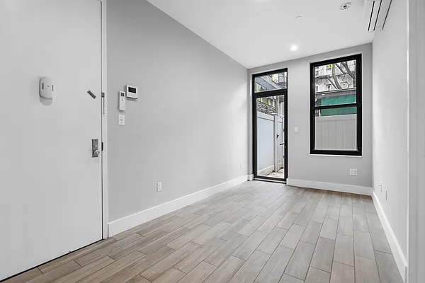 Rented by REAL New York | media 26