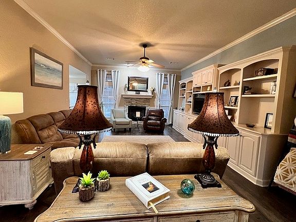 3rd image of 2125 Parkway Cir