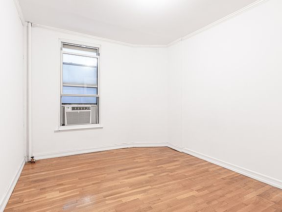 2nd image of 150 E 87th St #2E