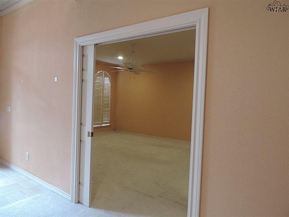 3rd image of 7 Hyde Park Ct