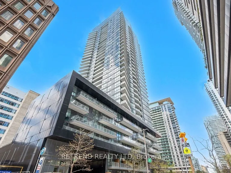 30 Roehampton Ave #802 — Photo 1