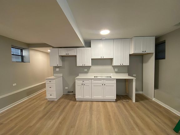 3rd image of 3515-17 N Sheffield Avenue Gdn