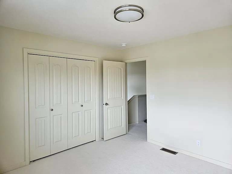 10319 S 109th St — Photo 39