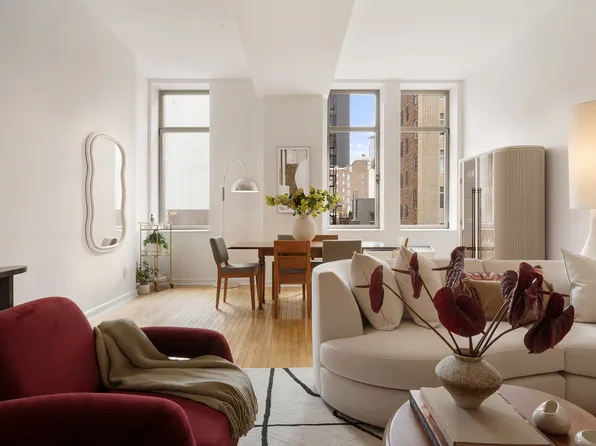 252 7th Avenue image 1 of 6