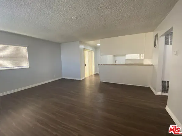 4379 W 141st St, Hawthorne, CA 90250