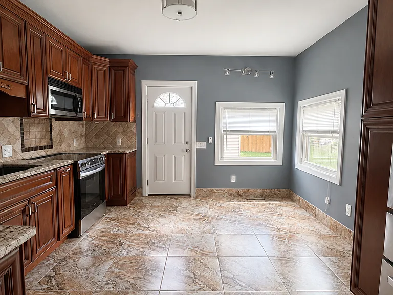 2449 Dale Ave — Photo 23