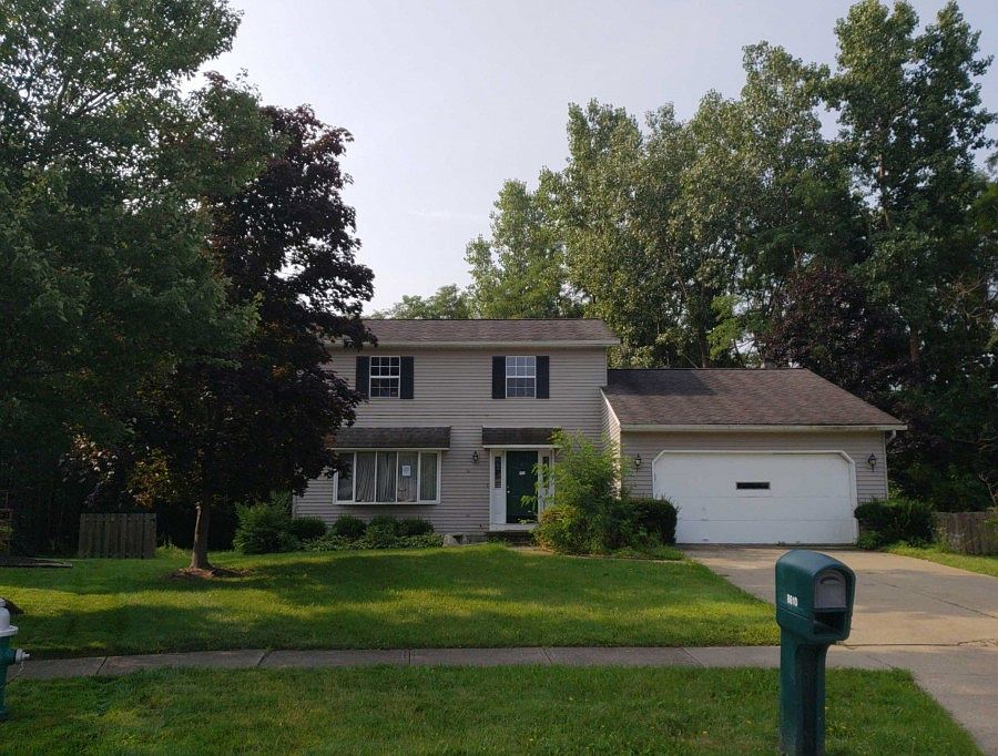 1st image of 8610 Oakridge Dr