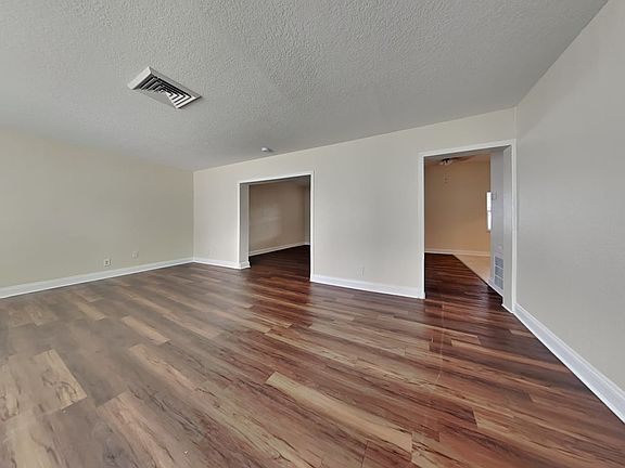 3rd image of 963 Sunrise Dr