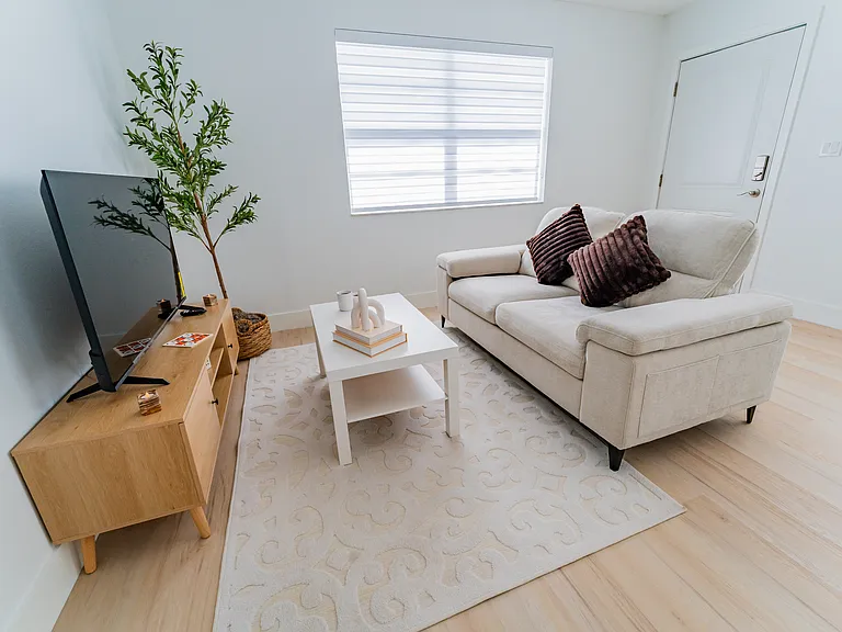 3306 SW 24th Ter — Photo 5
