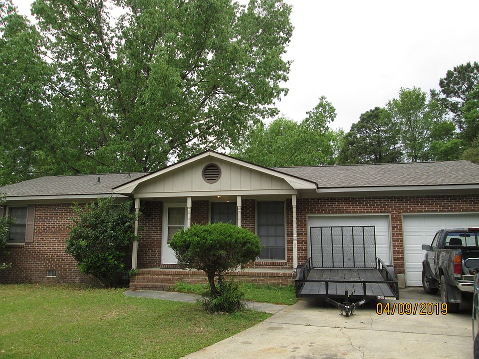 1st image of 104 Lionel Ct