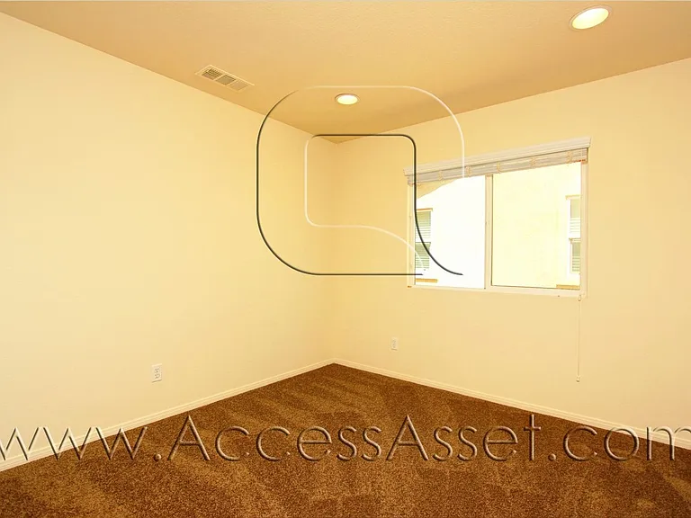 32009 Merano St — Photo 9