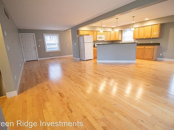 4th image of 924 Carrier Creek Blvd NE #7968604