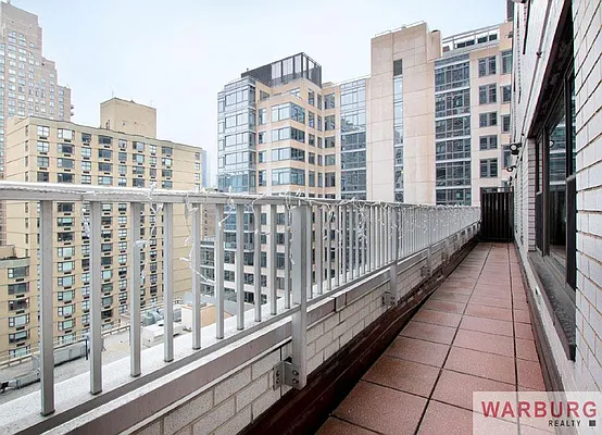 Sold by Warburg | media 11