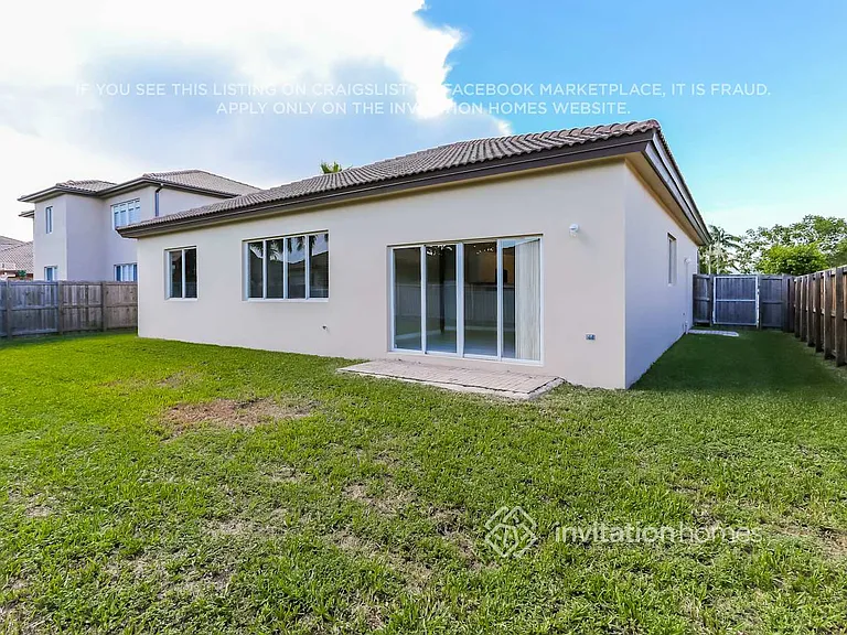 15220 SW 10th St — Photo 17