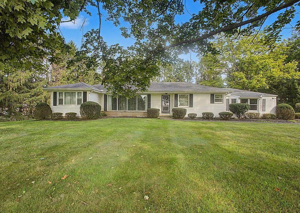 1st image of 1590 Newark Rd